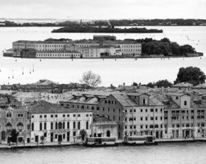 営業で自社の商品が信じられず辞めたい理由とは？